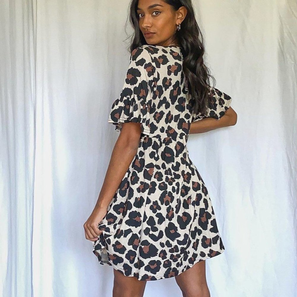 Boohoo Leopard Print Bell Sleeve Smock Dress Sz 8